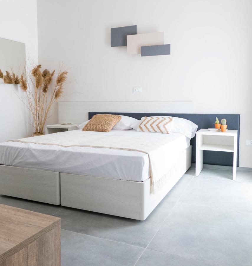 Le Dimore Del Borgo - Room & Breakfast กัมโปมาริโน ภายนอก รูปภาพ